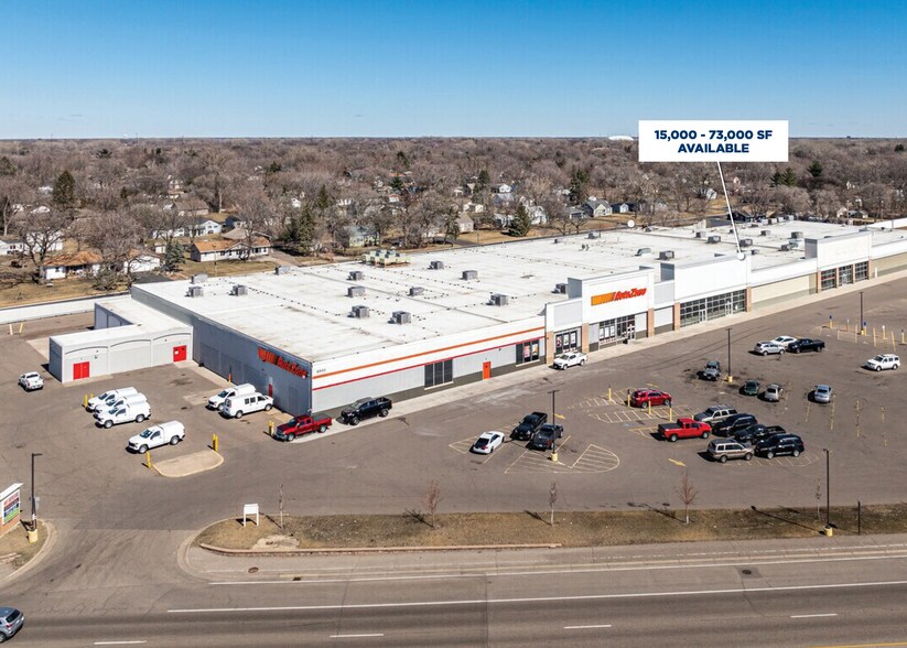 8943-8949 University Ave NE, Blaine, MN à louer - Photo de l’immeuble – Image 3 sur 3