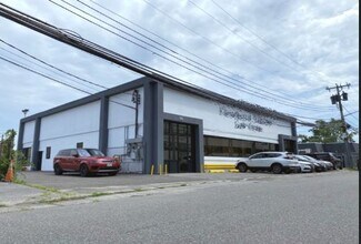 Plus de détails pour 26-32 Bond St, Westbury, NY - Industriel/Logistique à vendre