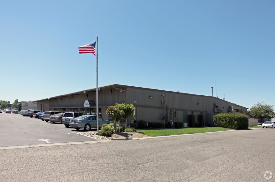 1400 Carpenter Ln, Modesto, CA à louer - Photo de l’immeuble – Image 1 sur 9