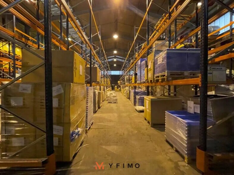 Local d’activités dans Mantes-la-Ville à louer - Photo intérieure – Image 3 sur 5