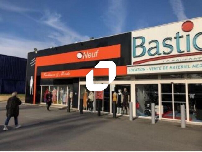 Plus de détails pour Local commercial à vendre