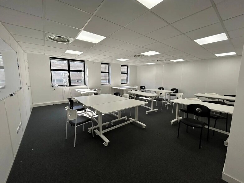 Bureau dans Marseille à vendre - Photo intérieure – Image 3 sur 10