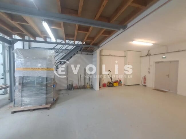 Plus de détails pour Local d’activités à vendre