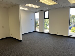 1650 S Amphlett Blvd, San Mateo, CA à louer Photo de l’immeuble– Image 1 sur 6