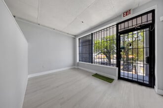 752-776 W Flagler St, Miami, FL à louer Photo de l’immeuble– Image 1 sur 12