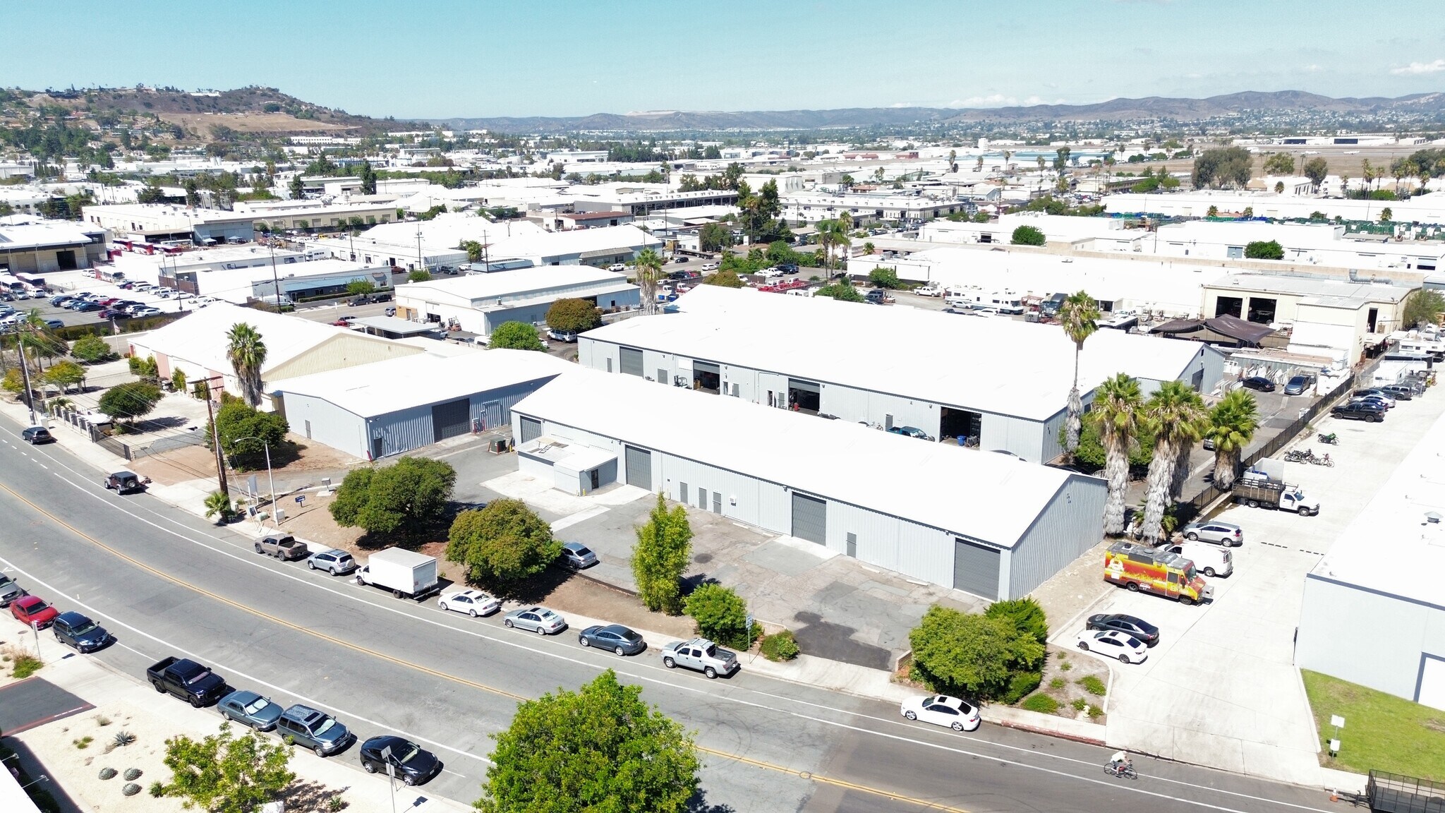 420 Vernon Way, El Cajon, CA à louer Photo de l’immeuble– Image 1 sur 4