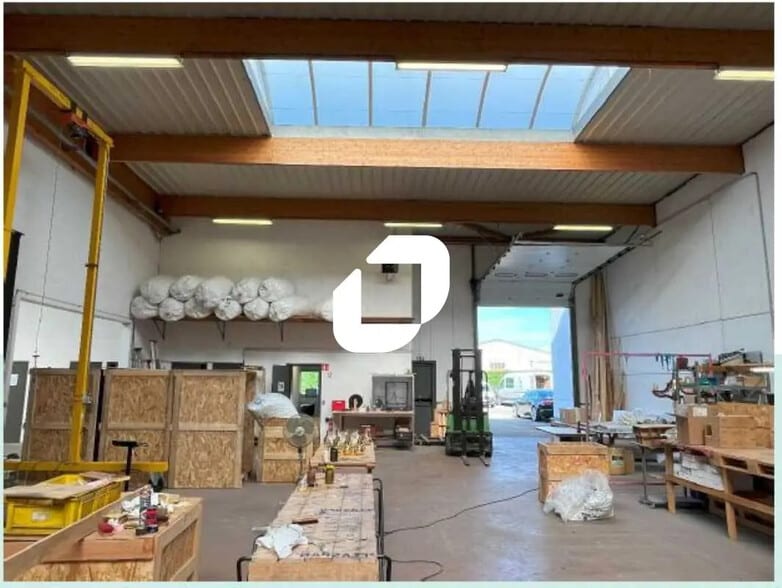 Bureau dans Décines-Charpieu à louer - Photo de l’immeuble – Image 1 sur 14