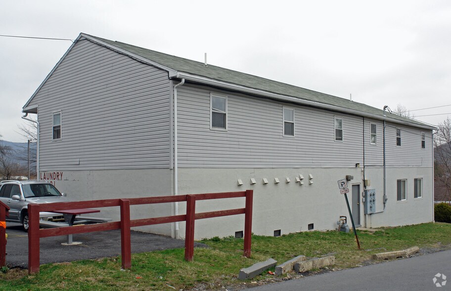 130 Fairview St, Lock Haven, PA à vendre - Photo de l’immeuble – Image 2 sur 3
