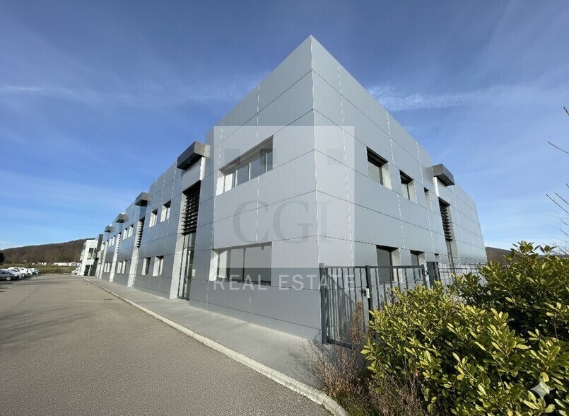 Local d'activités dans Apprieu à vendre - Photo de l’immeuble – Image 1 sur 5