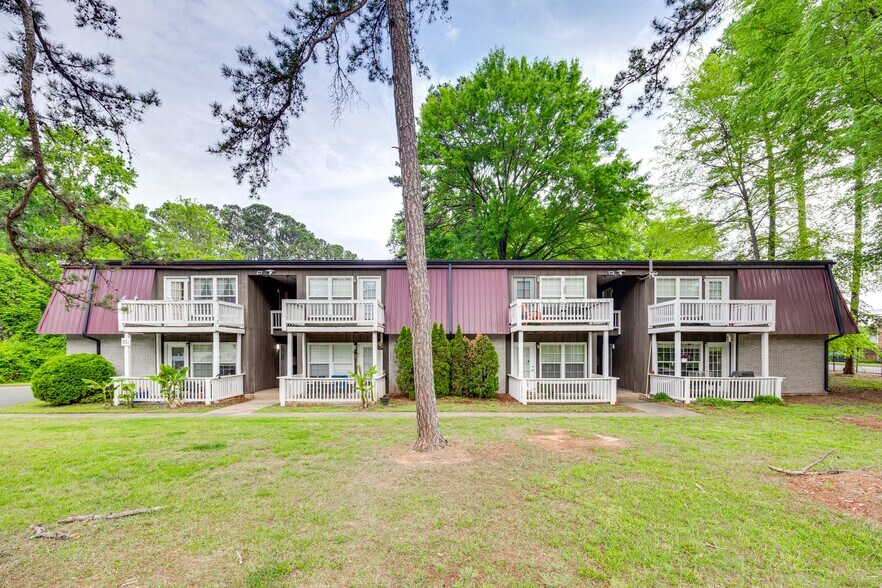 831 McAlway Rd, Charlotte, NC à vendre - Photo de l’immeuble – Image 3 sur 12