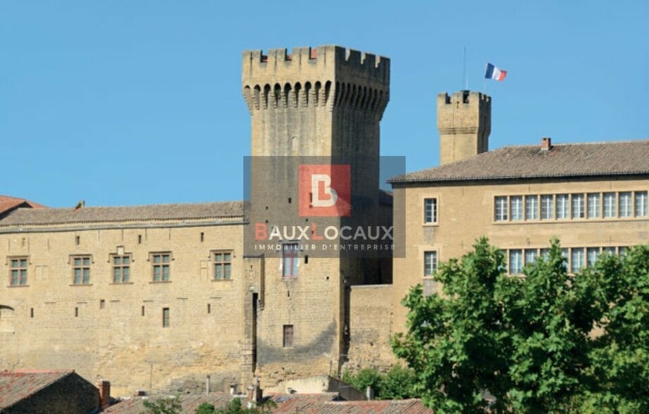 Industriel/Logistique dans Salon-de-Provence à louer - Photo de l’immeuble – Image 3 sur 3