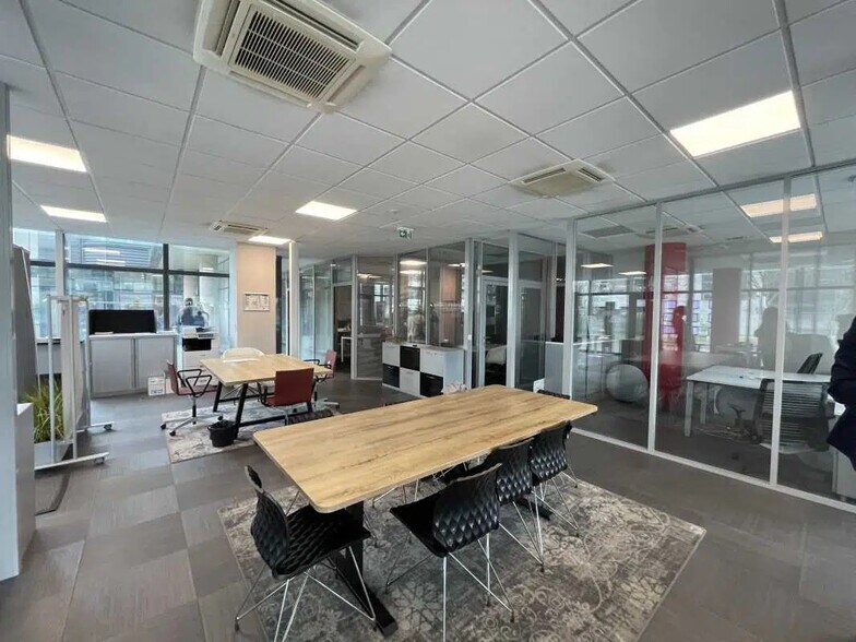 Bureau dans Rouen à louer - Photo de l’immeuble – Image 2 sur 10