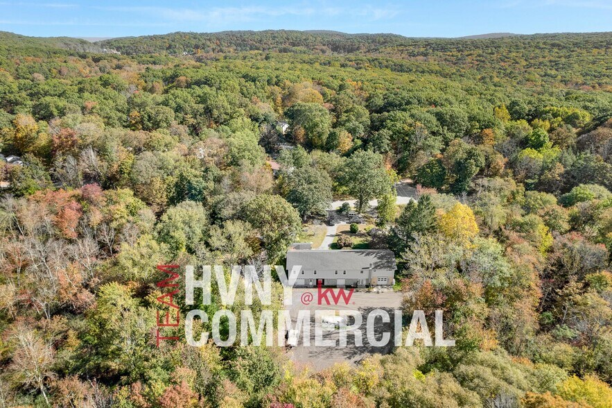 553 Hosner Mountain Rd, Stormville, NY à vendre - Photo de l’immeuble – Image 2 sur 12