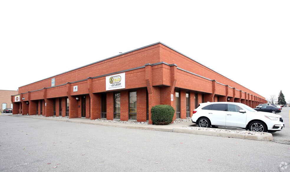 160 Wilkinson Rd, Brampton, ON à louer - Photo de l’immeuble – Image 2 sur 4