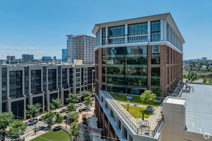 1015 Nelson Merry St, Nashville, TN à louer - Photo de l’immeuble – Image 3 sur 39
