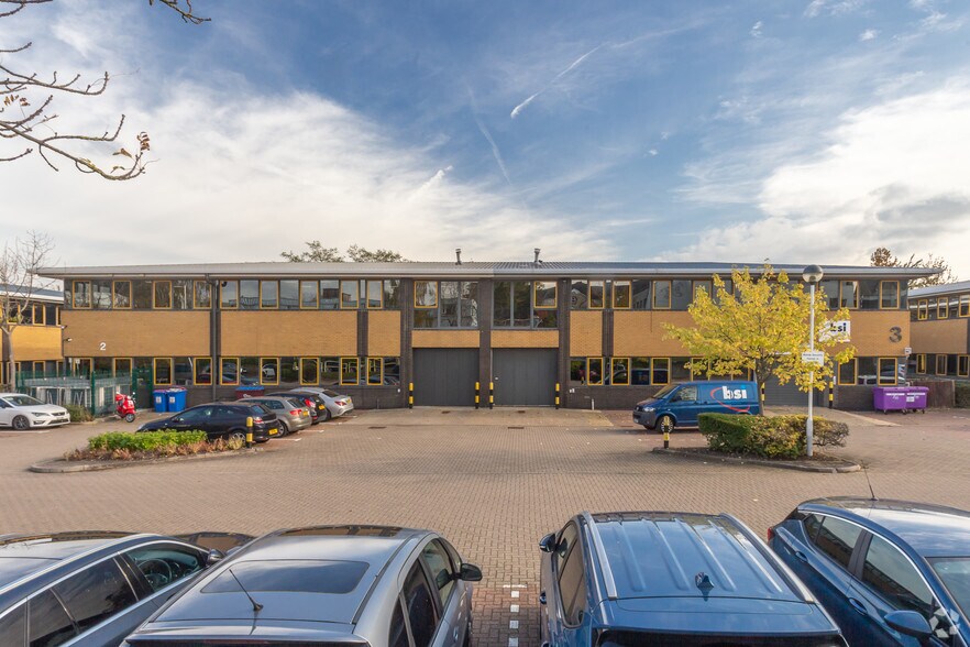 2 Rhodes Way, Watford à louer - Photo de l’immeuble – Image 3 sur 4