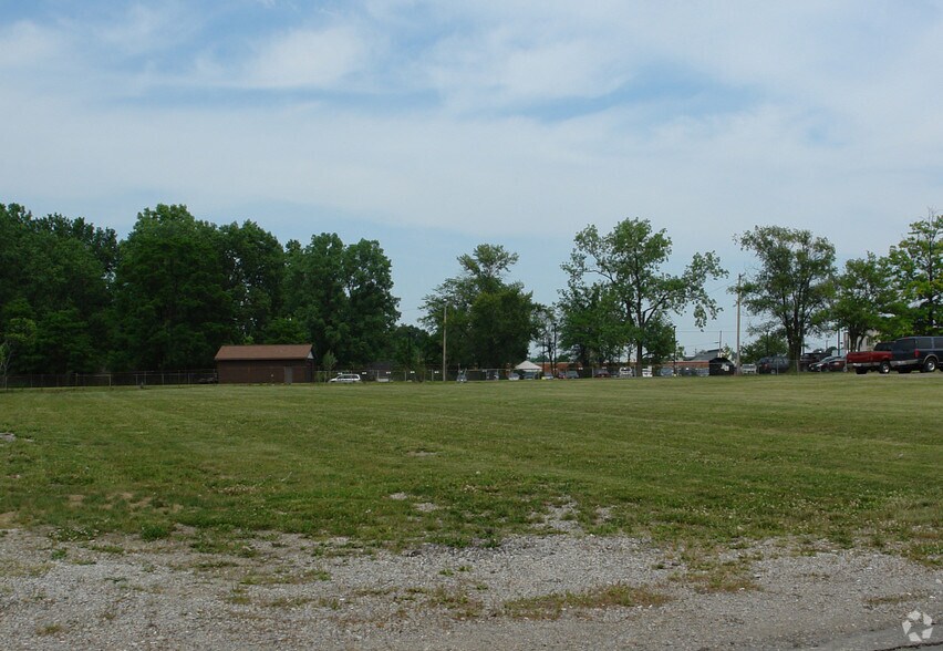 6891 Smith Rd, Cleveland, OH à vendre - Photo de l’immeuble – Image 2 sur 2