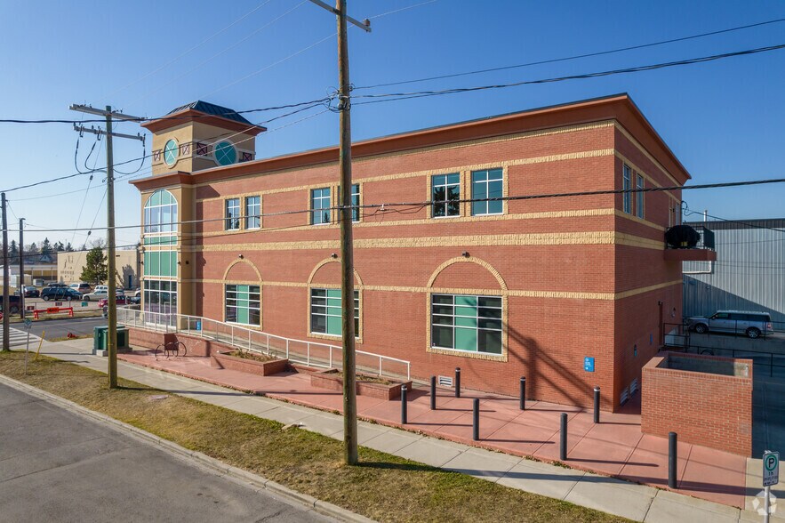 1940 9th Ave SE, Calgary, AB à vendre - Photo de l’immeuble – Image 3 sur 3