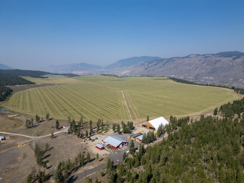 525 Barnhartvale Rd, Kamloops, BC à vendre - Aérien – Image 1 sur 53