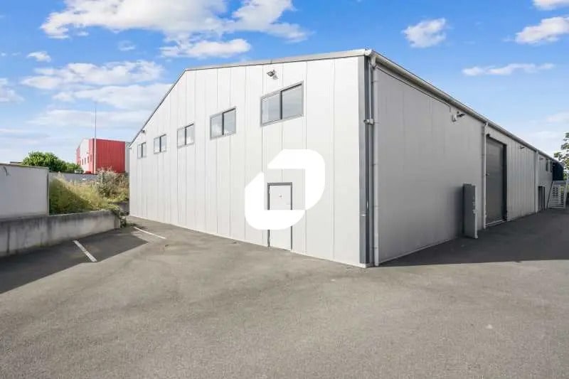 Local d'activités dans Fareins à vendre - Photo de l’immeuble – Image 1 sur 12