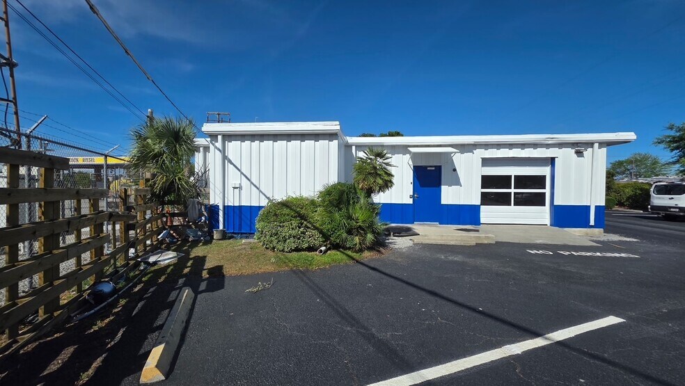 4991 Banco Rd, North Charleston, SC à louer - Photo de l’immeuble – Image 1 sur 7
