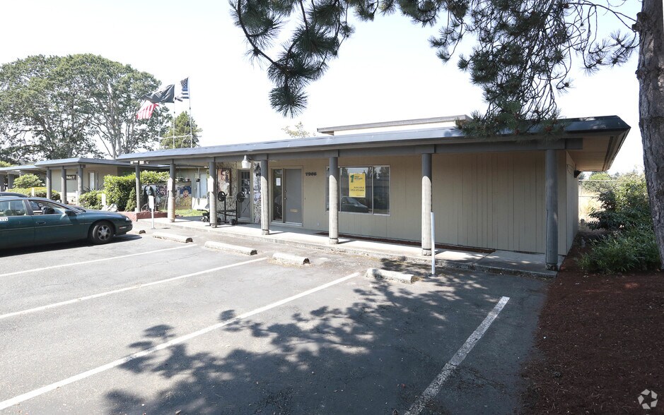 7905-7923 Steilacoom Blvd SW, Lakewood, WA à louer - Photo de l’immeuble – Image 2 sur 2