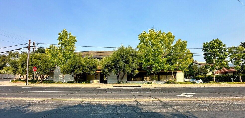 684-690 Alamo Pintado Rd, Solvang, CA à louer - Photo de l’immeuble – Image 3 sur 5