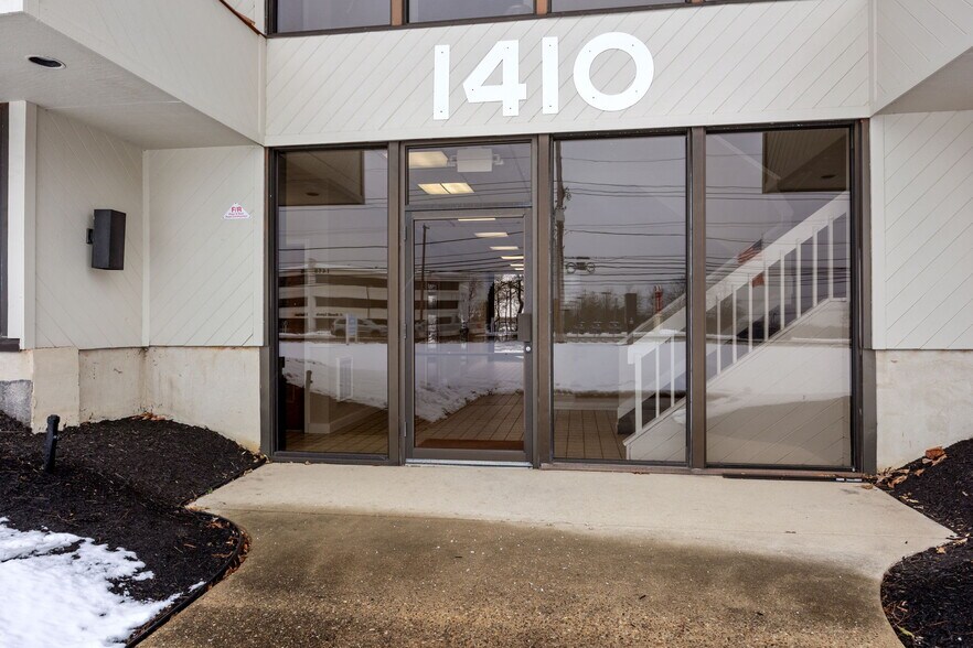 1410 Hooper Ave, Toms River, NJ à louer - Photo de l’immeuble – Image 3 sur 17
