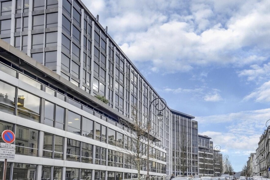 1-436 Rue Royale, Saint-Cloud à vendre - Photo de l’immeuble – Image 2 sur 8