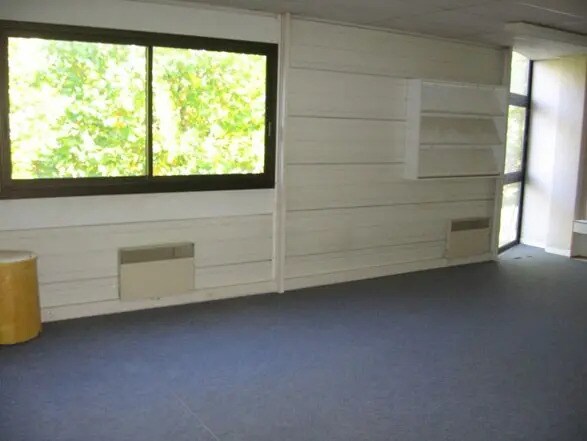 Local d’activités dans Collégien à louer - Photo de l’immeuble – Image 3 sur 18