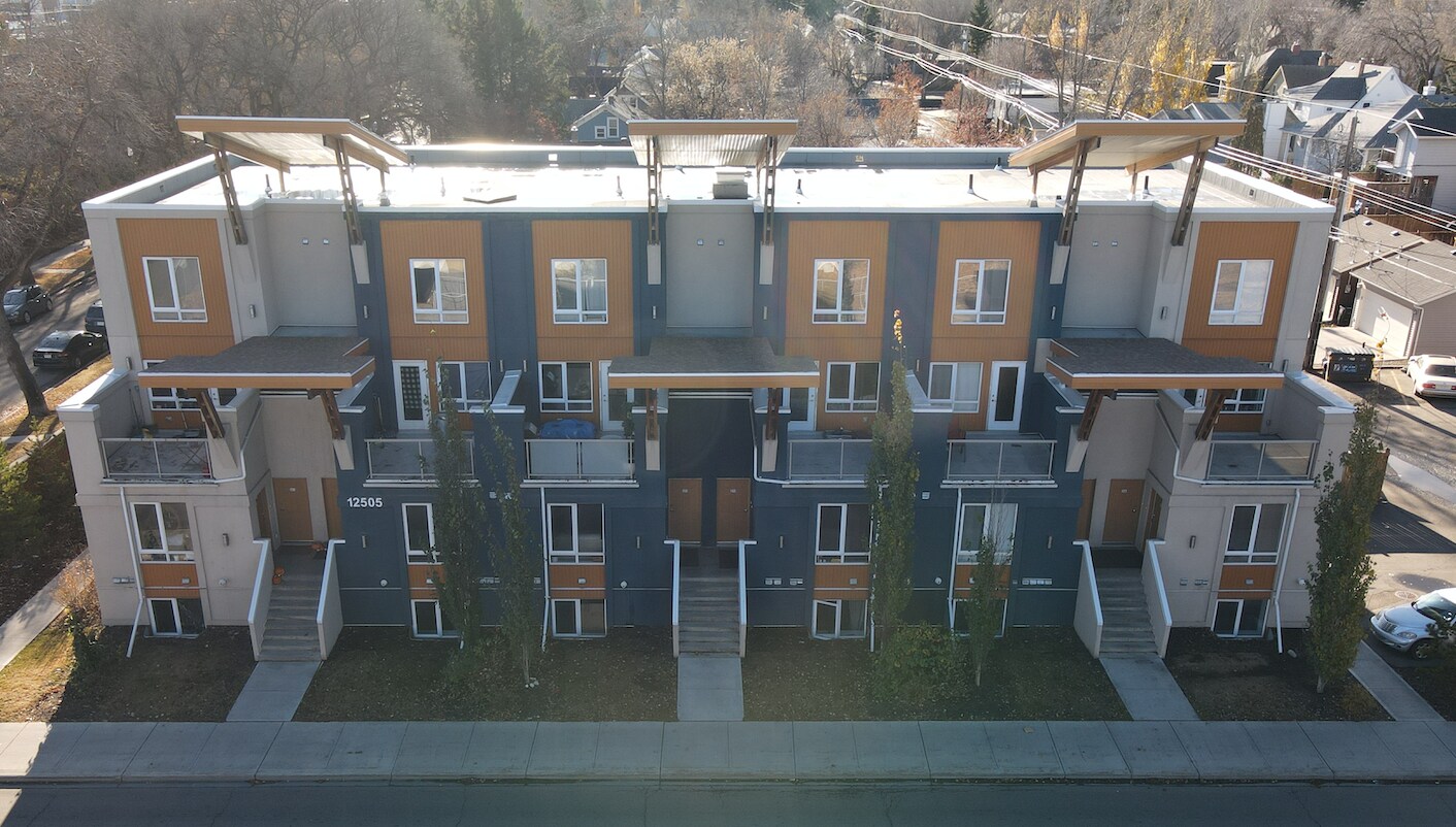 12505 111 Av NW, Edmonton, AB à vendre Photo principale– Image 1 sur 14