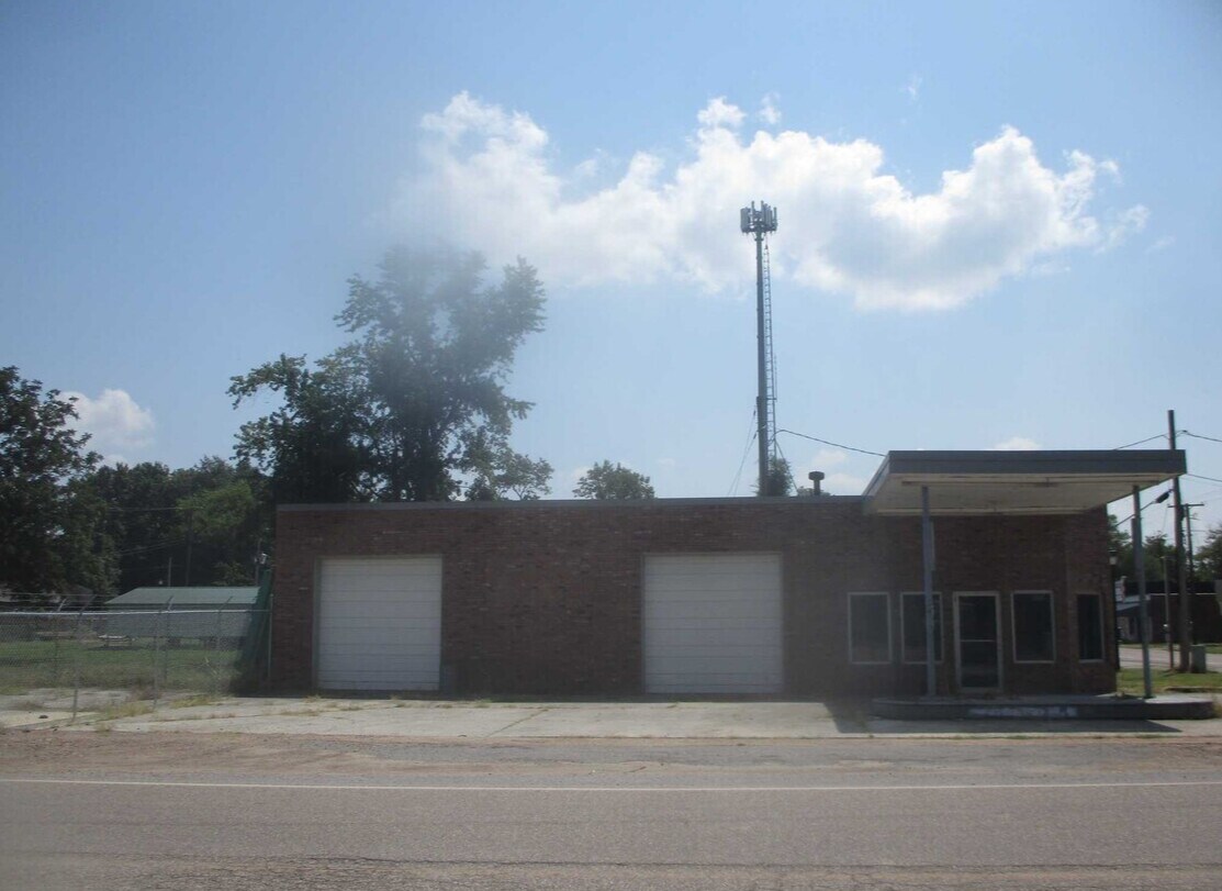 64 Main & Highway 64B, Crawfordsville, AR à louer Photo principale– Image 1 sur 5