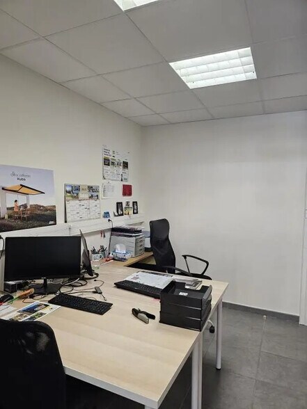 Local commercial dans Bruz à louer - Photo de l’immeuble – Image 3 sur 3