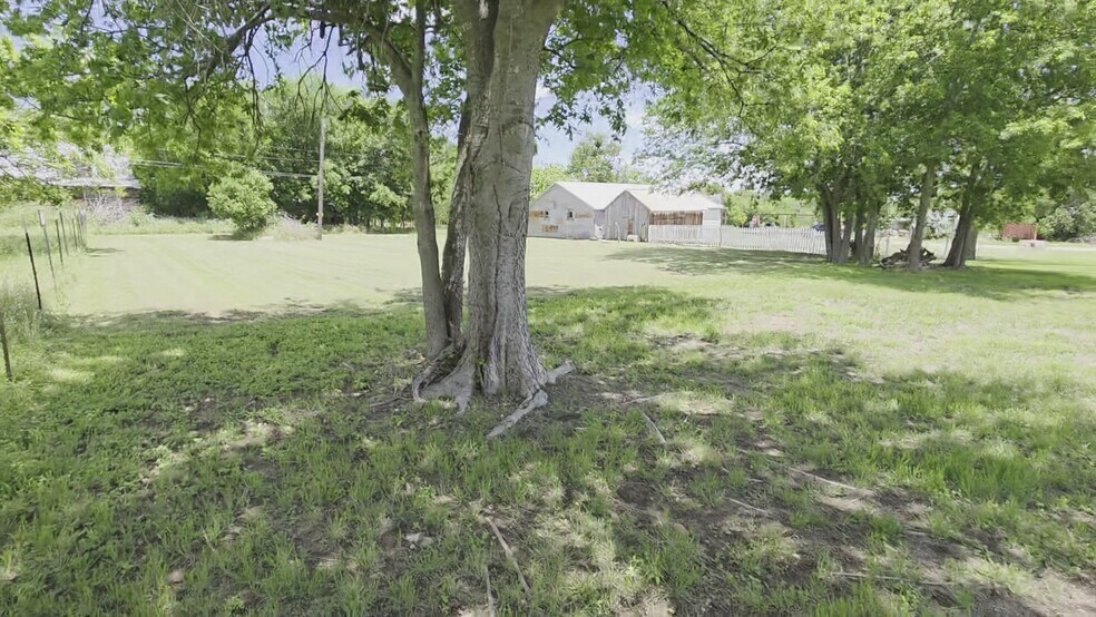 110 County Road 421, Thorndale, TX à vendre - Vidéo sur l’annonce professionnelle – Image 2 sur 24