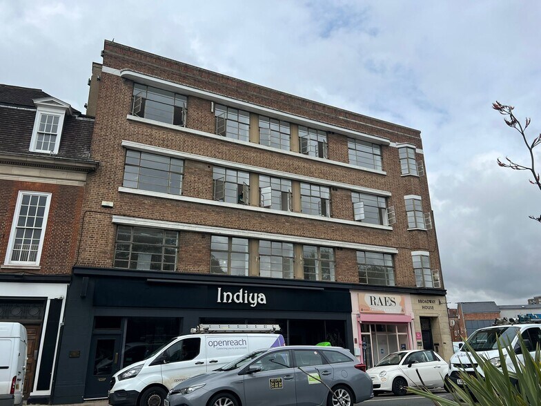 100 High St, Bedford à louer - Photo de l’immeuble – Image 3 sur 3