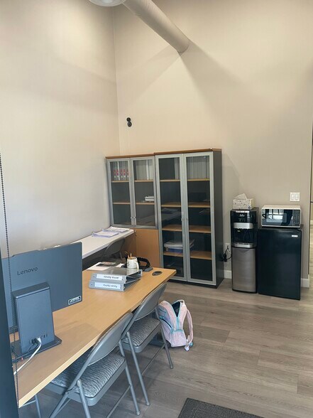 13079 Artesia Blvd, Cerritos, CA à louer - Photo de l’immeuble – Image 3 sur 17
