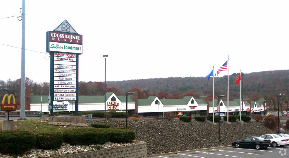 96 Cross St, Naugatuck, CT à louer - Photo de l’immeuble – Image 2 sur 14