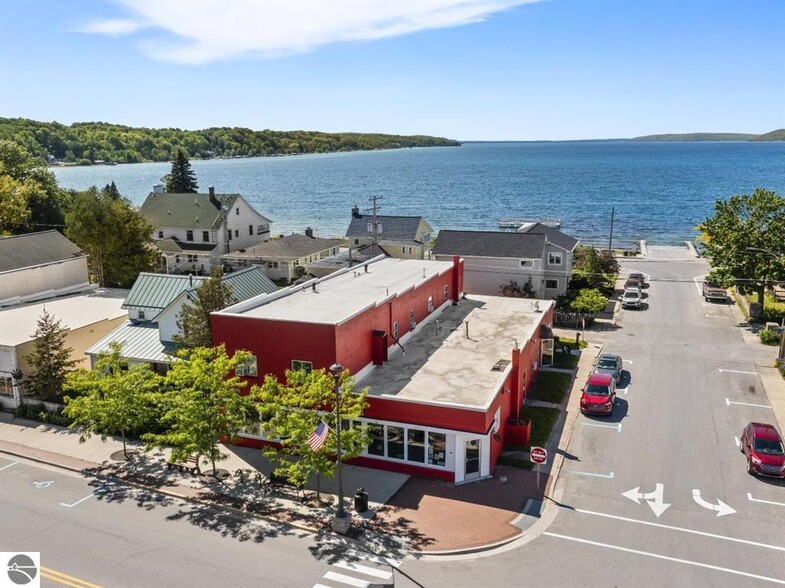 180 S Benzie Blvd, Beulah, MI à vendre - Photo de l’immeuble – Image 3 sur 68