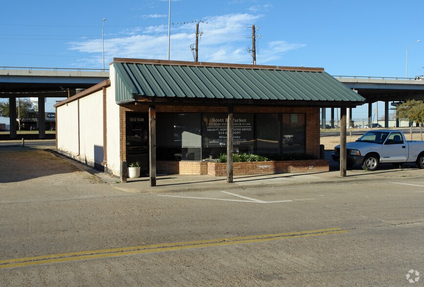 1012 S Elm St, Carrollton, TX à vendre - Photo de l’immeuble – Image 3 sur 11