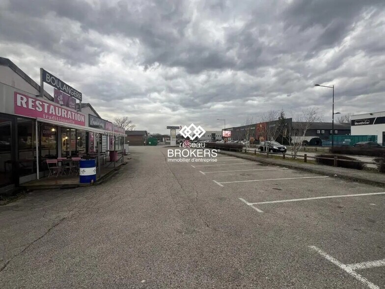 Local commercial dans Morestel à vendre - Photo de l’immeuble – Image 2 sur 11