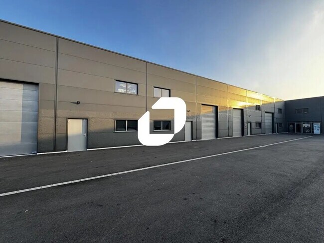 Plus de détails pour Bureau, Local d'activités à louer