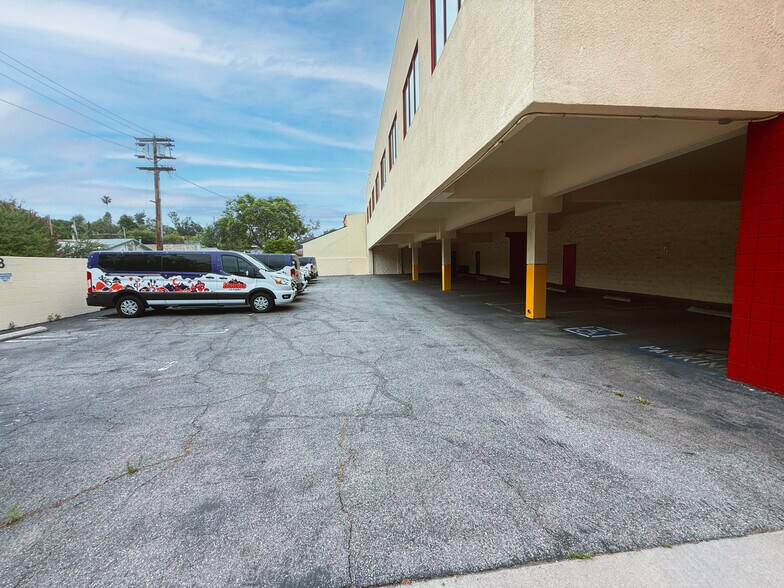 7003 N Figueroa St, Los Angeles, CA à louer - Photo de l’immeuble – Image 2 sur 9