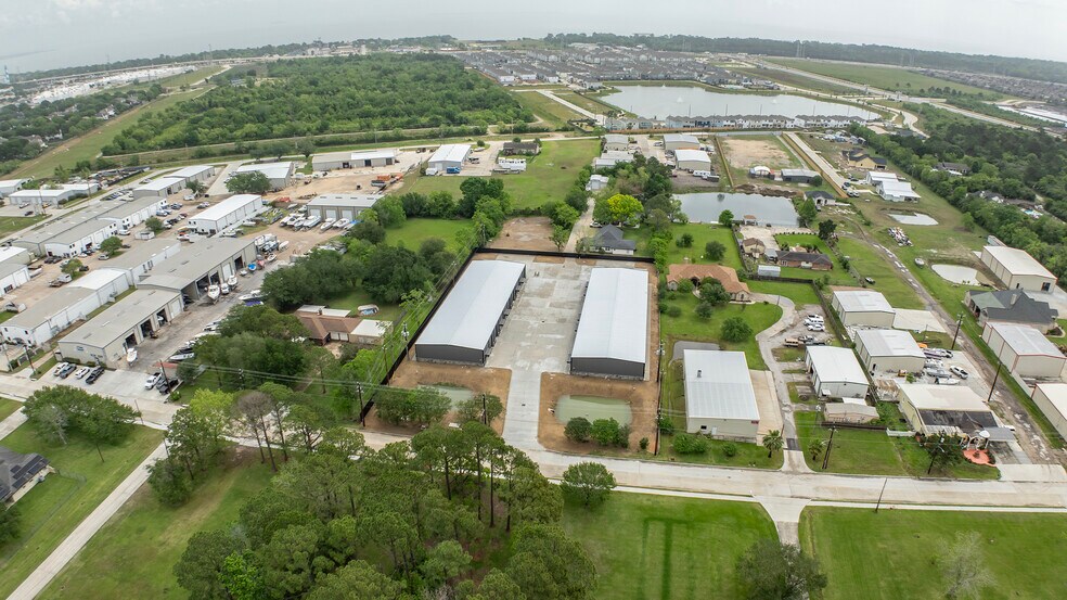 2317 Anders Ln, Kemah, TX à louer - Photo de l’immeuble – Image 3 sur 26