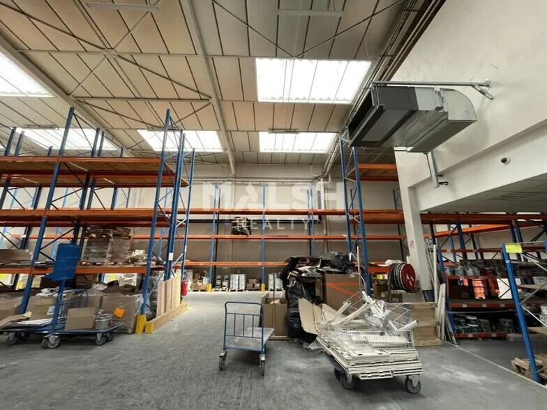 Local d’activités dans Irigny à louer - Photo de l’immeuble – Image 3 sur 8