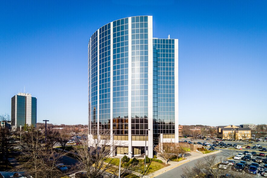 7501 Greenway Center Dr, Greenbelt, MD à louer - Photo de l’immeuble – Image 2 sur 11