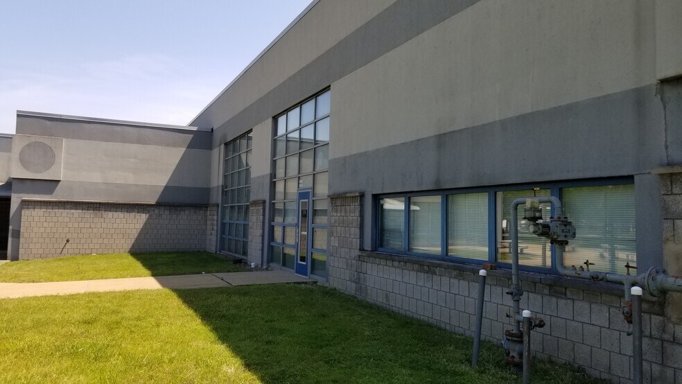 13231 Euclid Ave, East Cleveland, OH à louer - Photo de l’immeuble – Image 3 sur 6