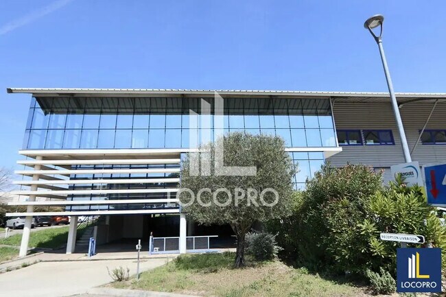 Plus de détails pour Bureau, Local d'activités à louer