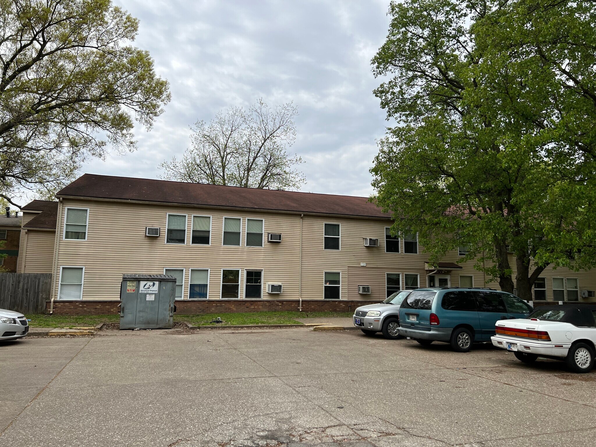 2305 S Rotherwood Ave, Evansville, IN à vendre Photo principale– Image 1 sur 16
