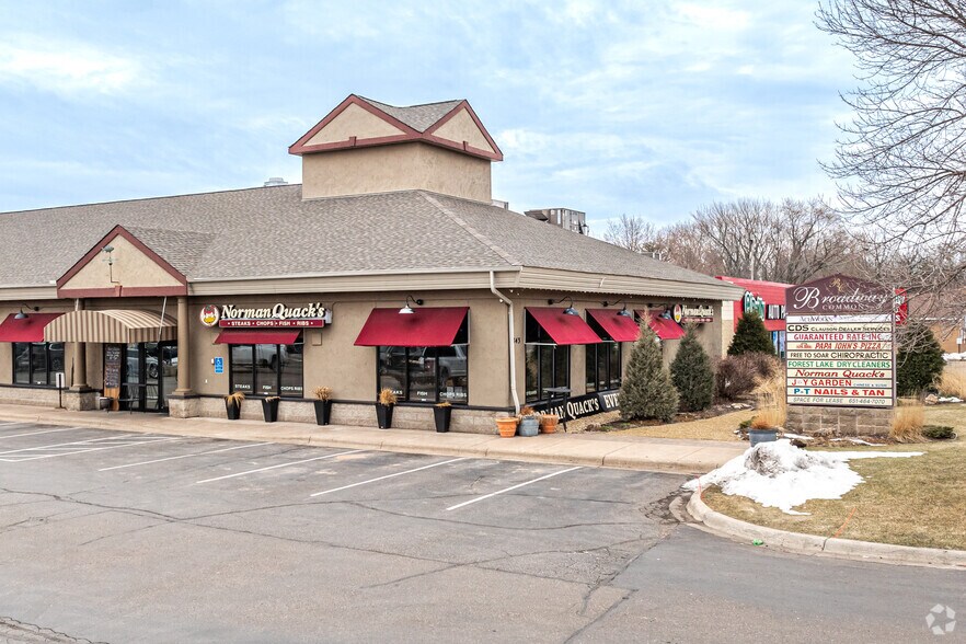 843 W Broadway Ave, Forest Lake, MN à louer - Photo de l’immeuble – Image 3 sur 8