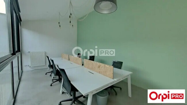 Plus de détails pour Bureau à louer